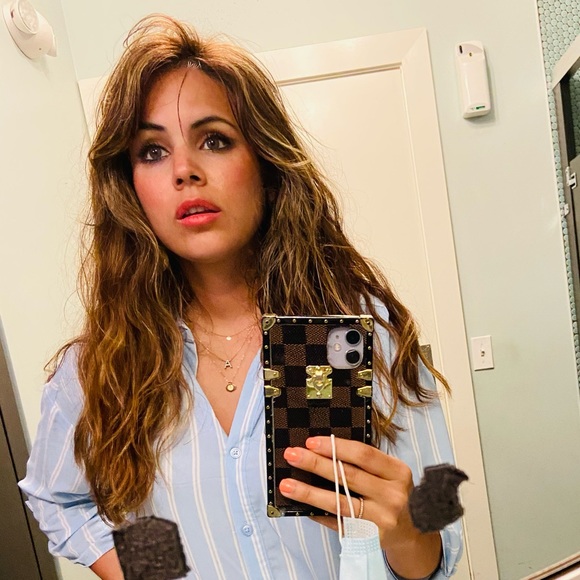 Meet your Posher, Carla - Picture 1 of 3